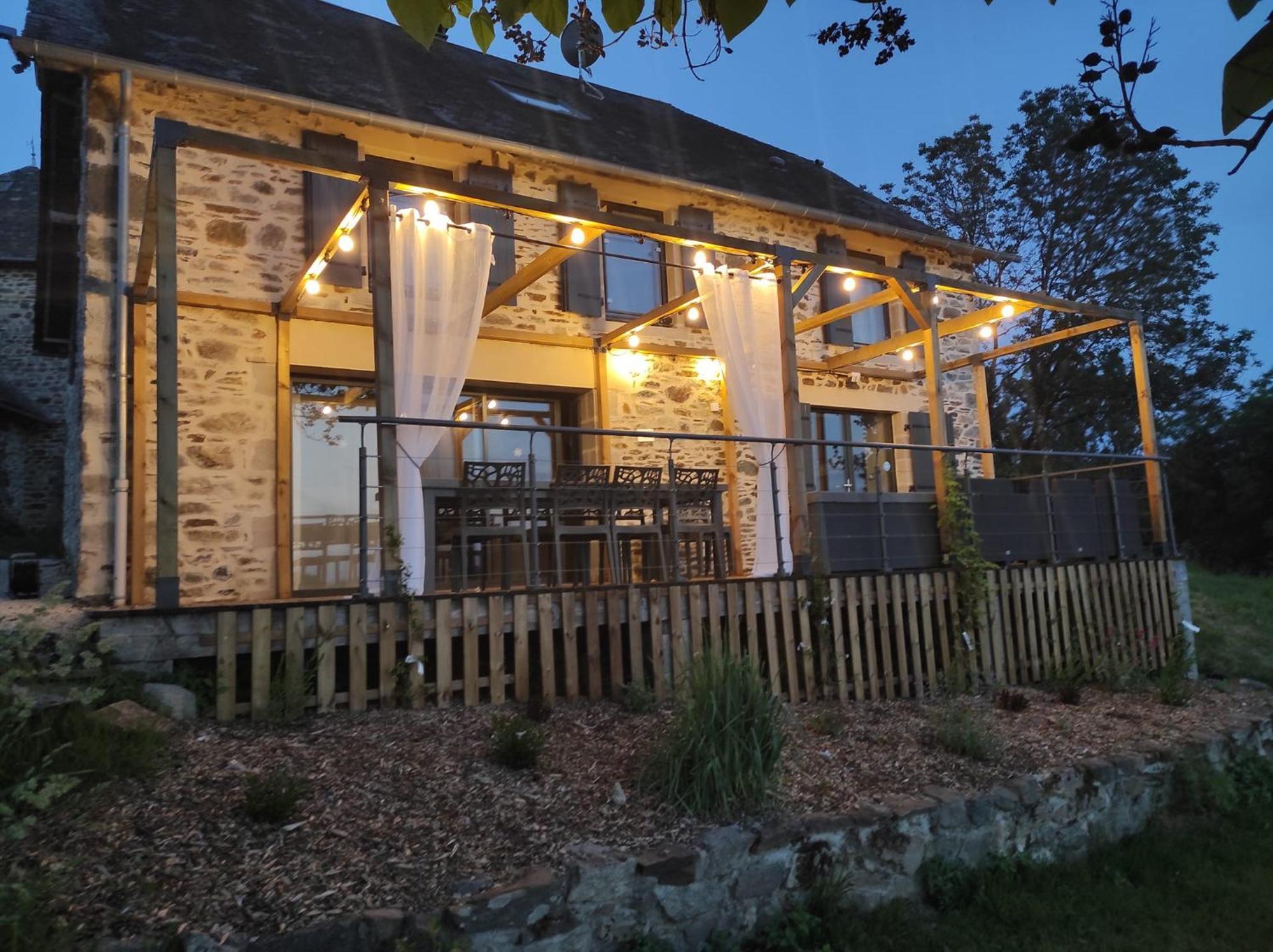 Domaine De La Clauzade Acomodação com café da manhã Saint-Germain-les-Vergnes Exterior foto