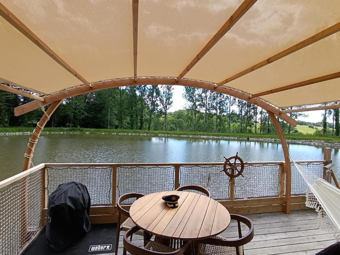 Domaine De La Clauzade Acomodação com café da manhã Saint-Germain-les-Vergnes Exterior foto