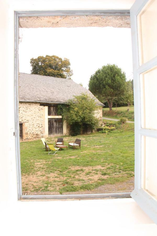 Domaine De La Clauzade Acomodação com café da manhã Saint-Germain-les-Vergnes Exterior foto